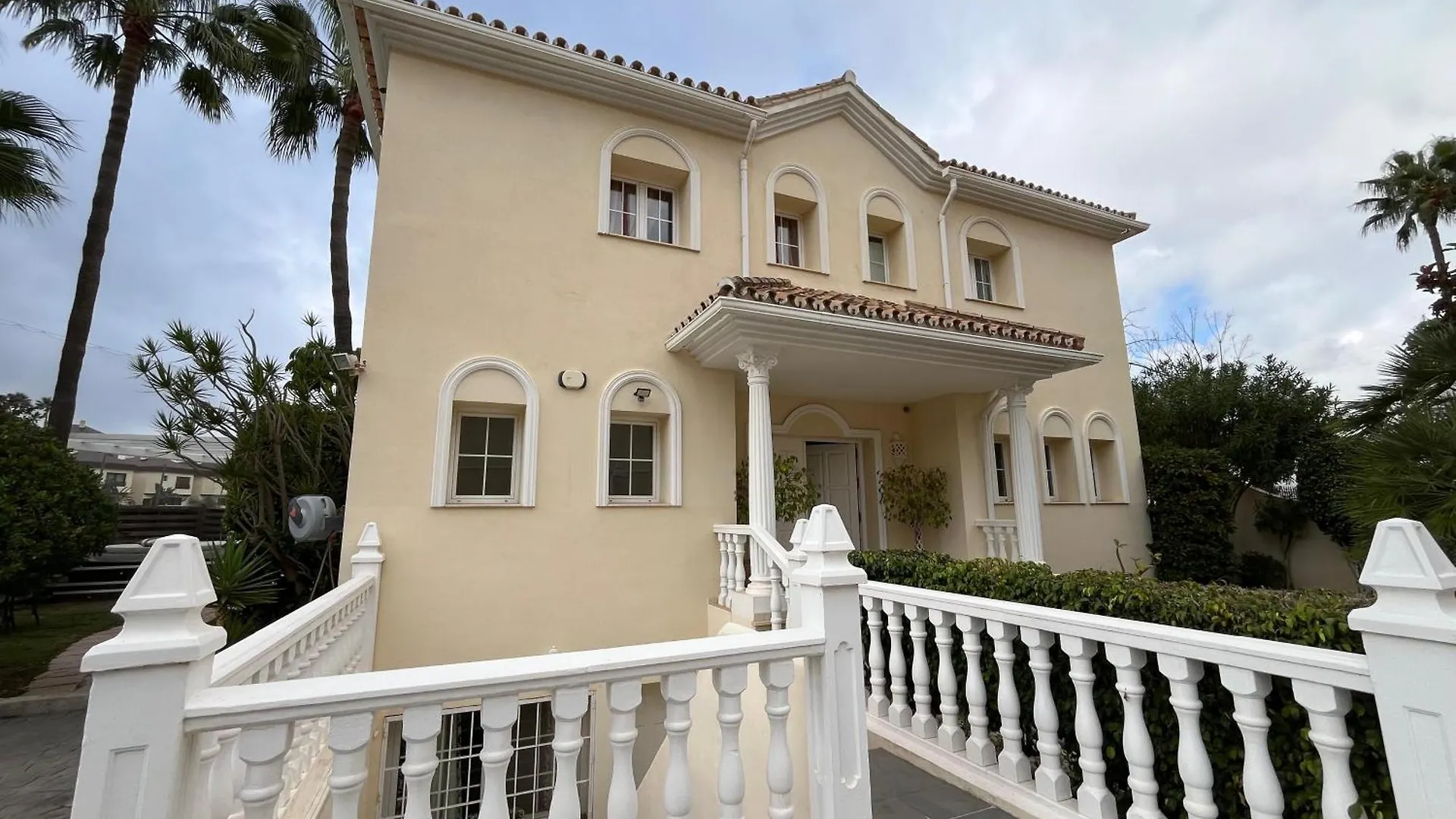 6 Bedroom Villa Near Calahonda Sitio de Calahonda