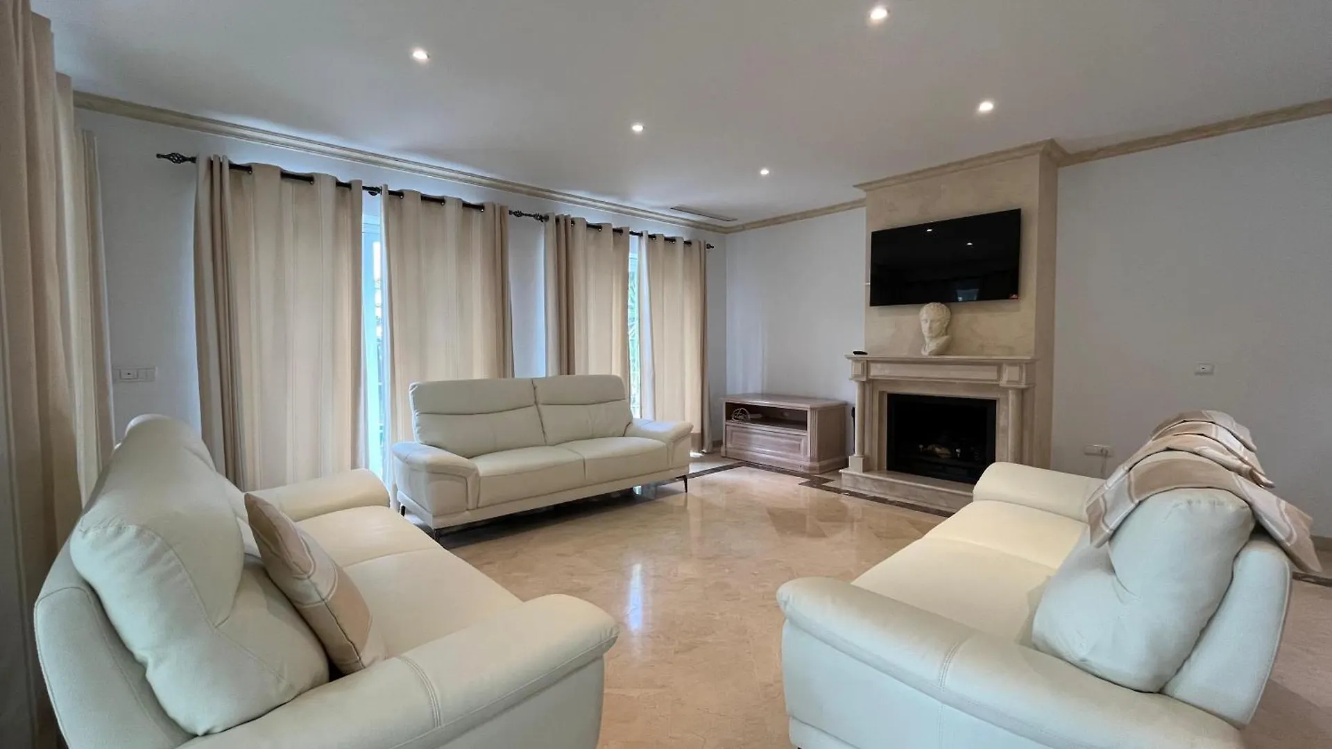 6 Bedroom Villa Near Calahonda Sitio de Calahonda