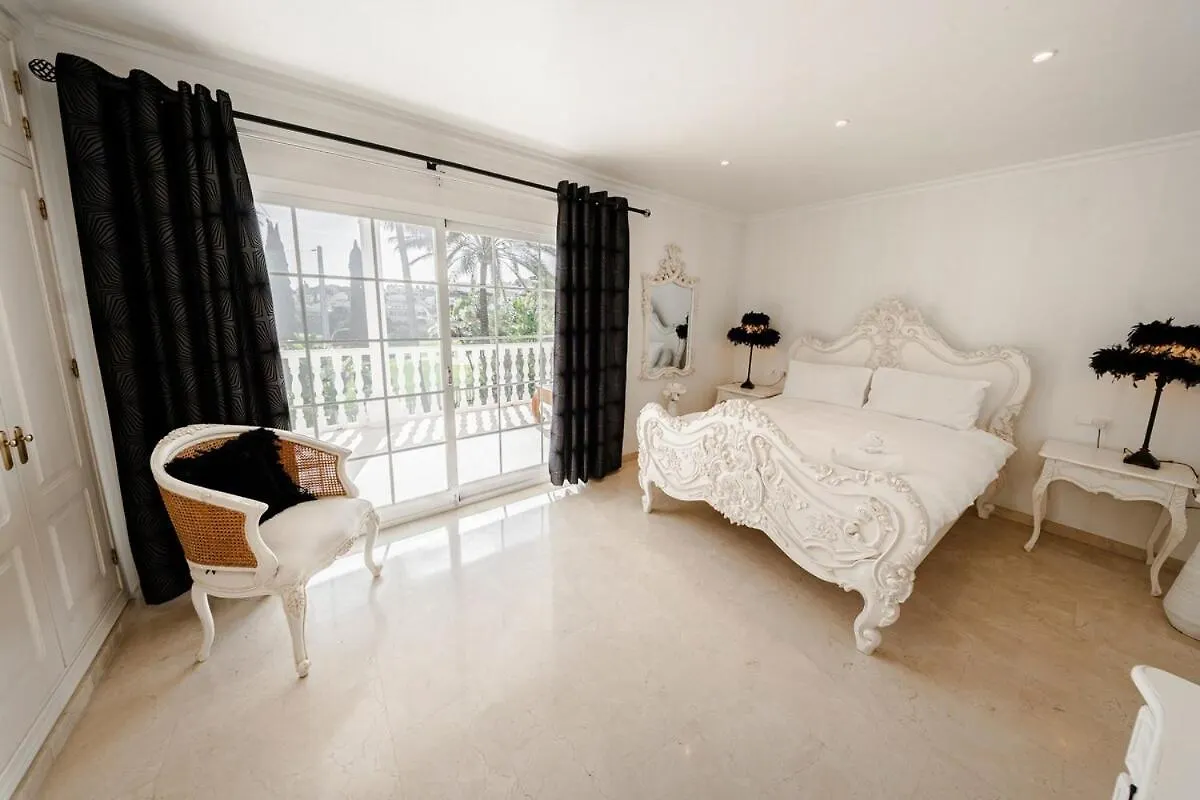 6 Bedroom Villa Near Calahonda Sitio de Calahonda
