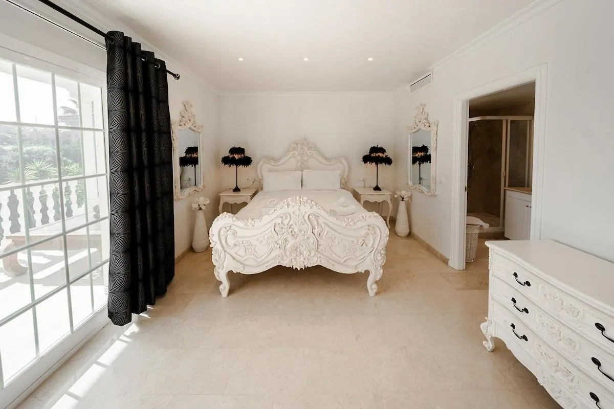 6 Bedroom Villa Near Calahonda Sitio de Calahonda