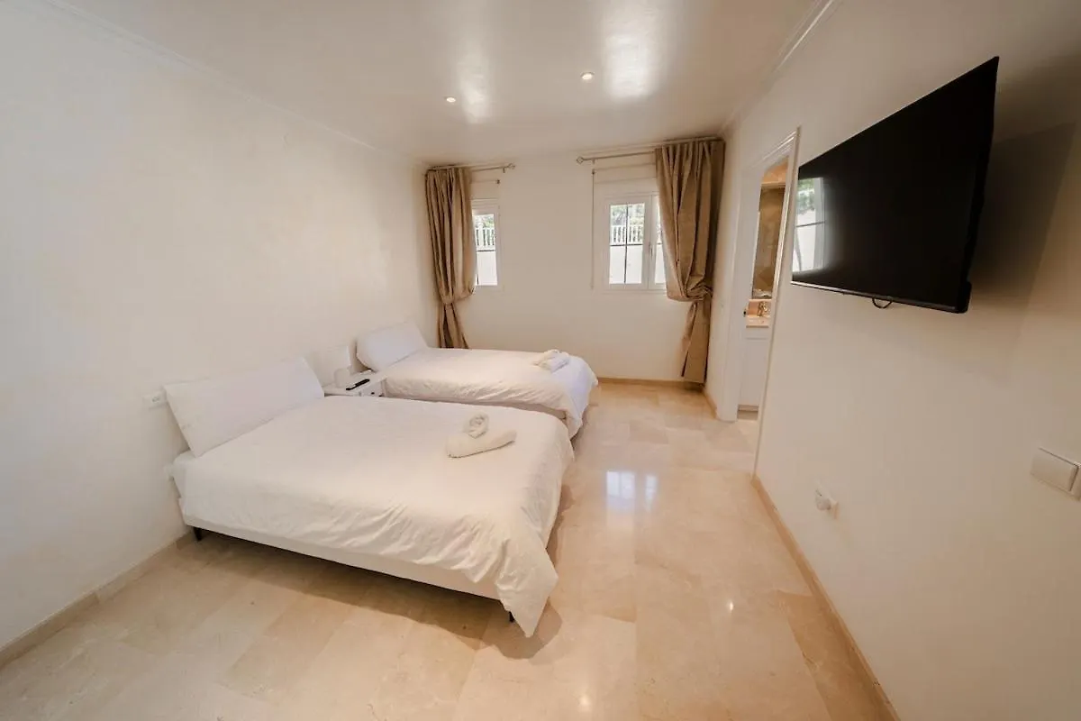 6 Bedroom Villa Near Calahonda Sitio de Calahonda