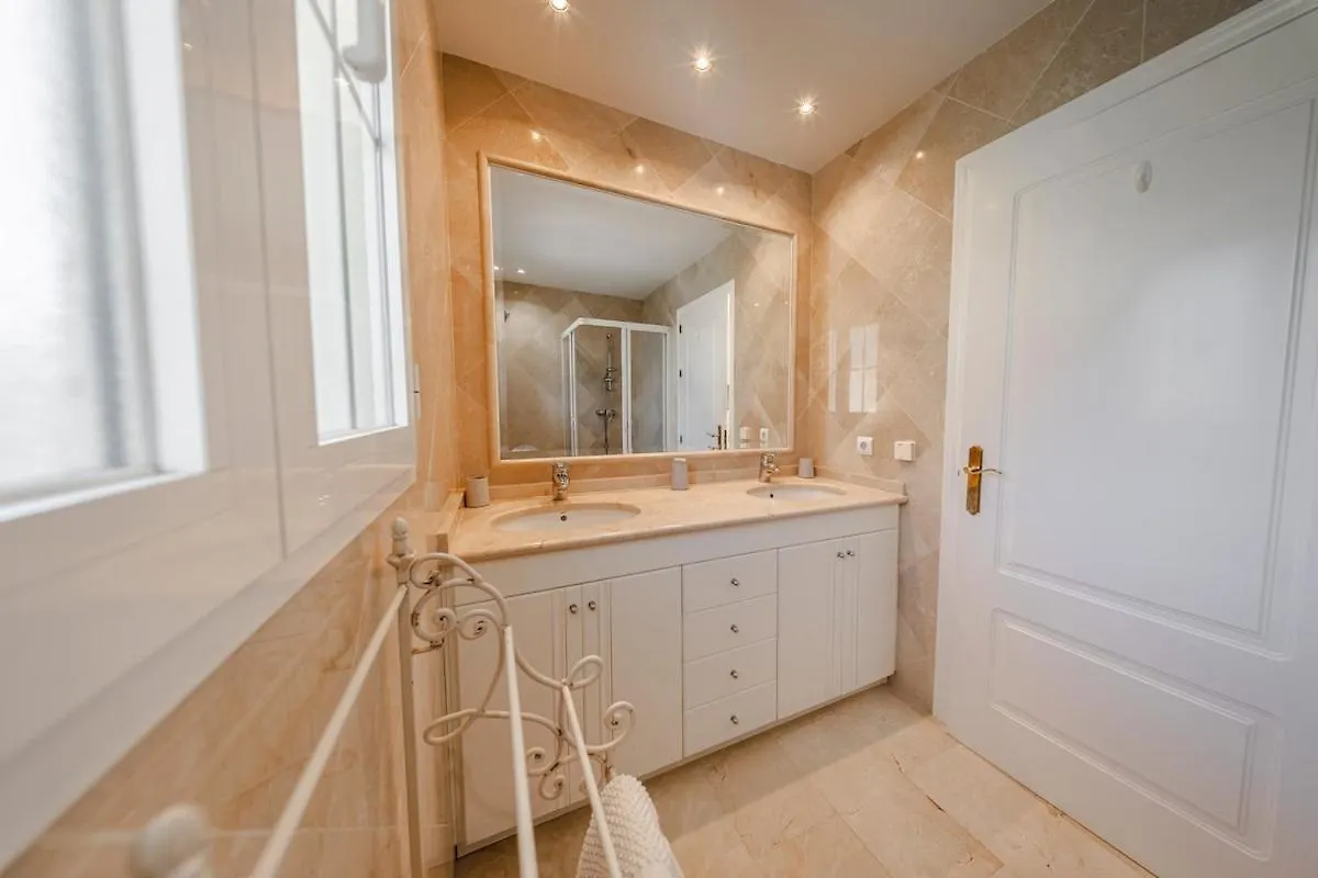 6 Bedroom Villa Near Calahonda Sitio de Calahonda Španělsko